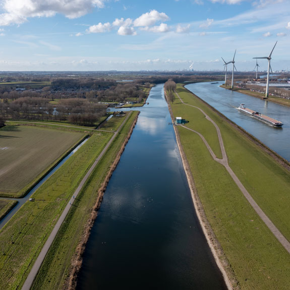 Het kanaal vlakbij Heenvliet